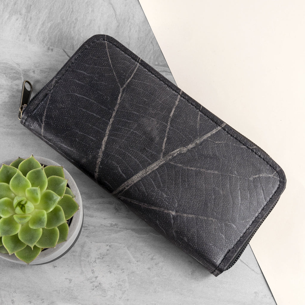 Ladies Zip Over Wallet in Leaf Leather - Pebble Black