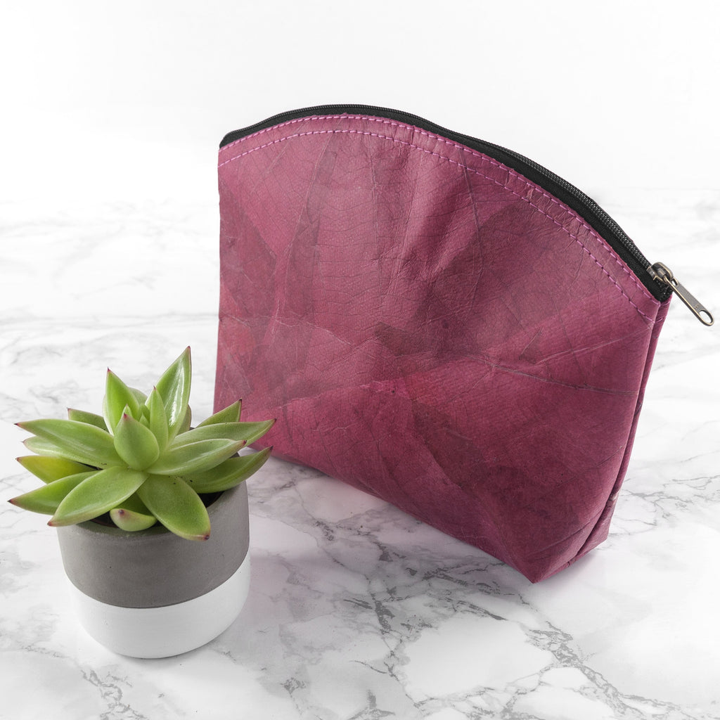 Make Up Bag Medium in Leaf Leather - Coral Pink