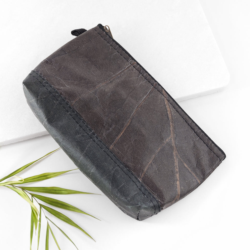 Small Vegan Leaf Leather Wash Bag - Pebble Black