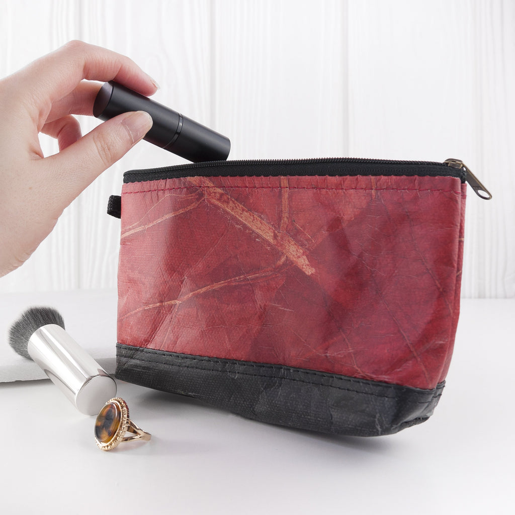 Small Vegan Leaf Leather Wash Bag - Berry Red